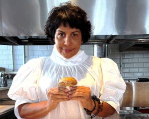 Leia mais sobre o artigo Chef Preta leva a gastronomia baiana à França em projeto transatlântico