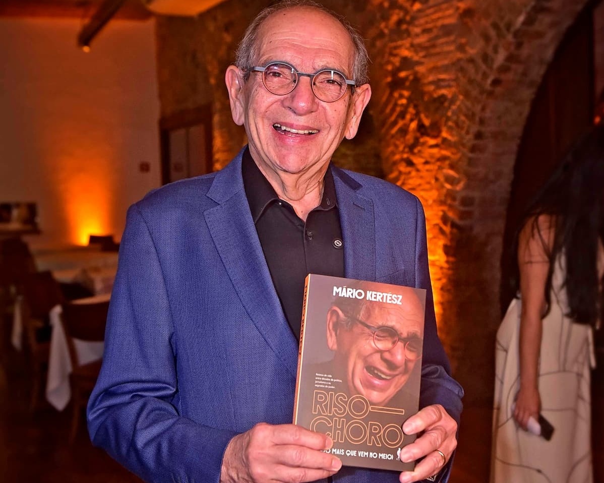 No momento, você está visualizando Mário Kertész lança livro que reúne memórias da comunicação e da política baiana