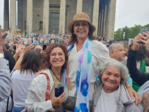 Leia mais sobre o artigo Presença baiana: Ozana Barreto marca presença na tradicional Lavagem da Madeleine