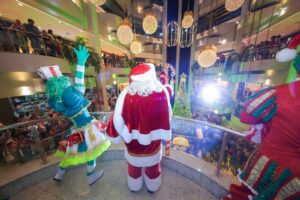 Leia mais sobre o artigo Papai Noel inaugura tradicional Natal do Shopping Barra com muitas luzes e festival imersivo