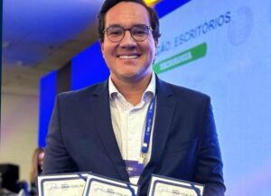 Leia mais sobre o artigo Mosello Advocacia conquista três prêmios na Fenalaw por inovações em tecnologia e IA jurídica