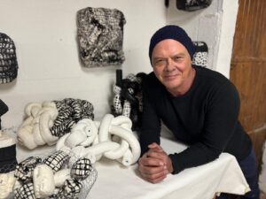 Leia mais sobre o artigo Aliança Francesa recebe mostra de Marcelo Kruschewsky até fevereiro