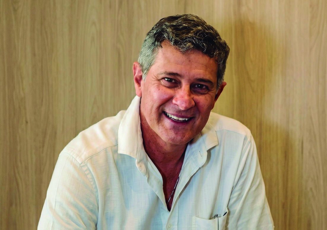 No momento, você está visualizando Artista plástico André Moreno marca presença no TEDx Praia do Forte