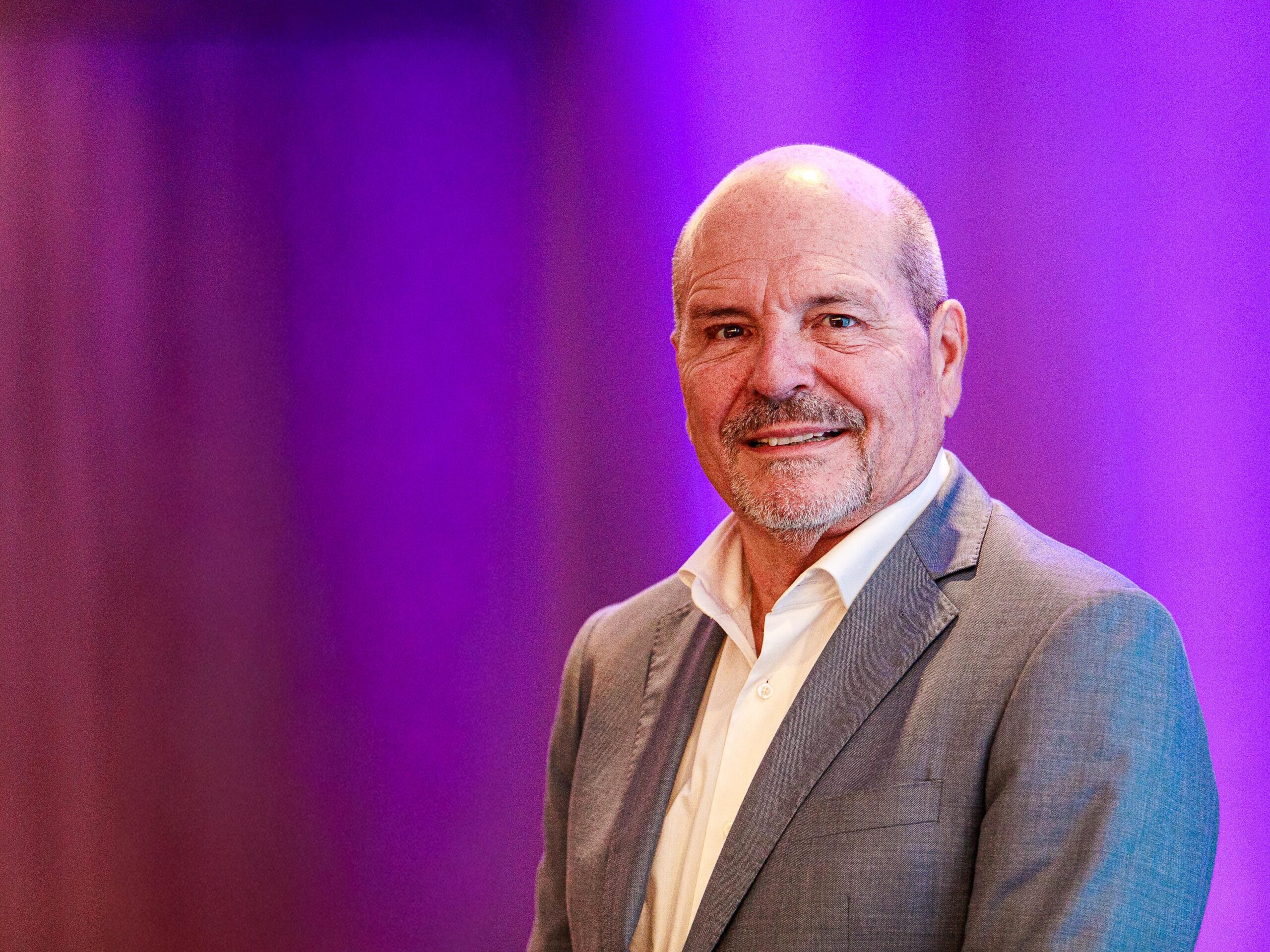 No momento, você está visualizando Mauro Adan é o anfitrião do seminário da AHSEB