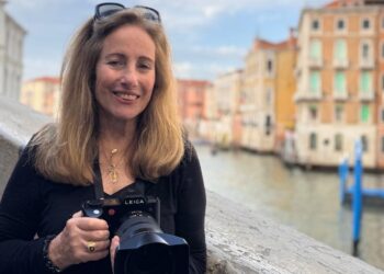 Sinísia Coni lança livro de fotografias da celebração do El Día de los Muertos, no Palacete Tira Chapéu 