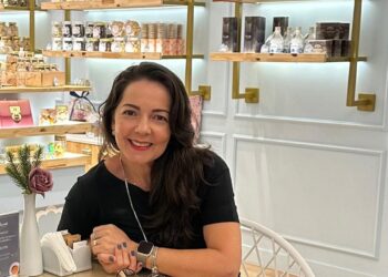 Entrevista Alma Baiana com Caroline Contelli franqueada da Biscoitê