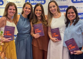 Fabiane Maimone movimenta sessões de autógrafos com livro entre os mais vendidos do país