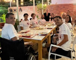 Leia mais sobre o artigo Atletas da paranatação da Fundação José Silveira foram recebidos na Rocca