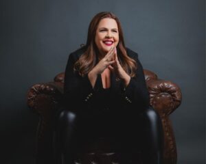 Leia mais sobre o artigo Cristiane Bacelar celebra mais um ano de vida com gratidão, fé e o carinho da família