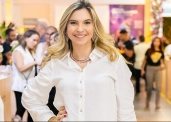 Lara Kertesz celebra aniversário em clima de tranquilidade e família