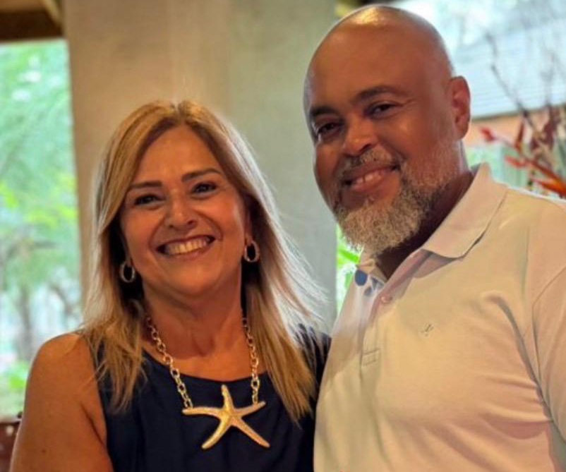 No momento, você está visualizando Teila Bendocchi e Ramon Barreto em celebração especial na Praia do Forte