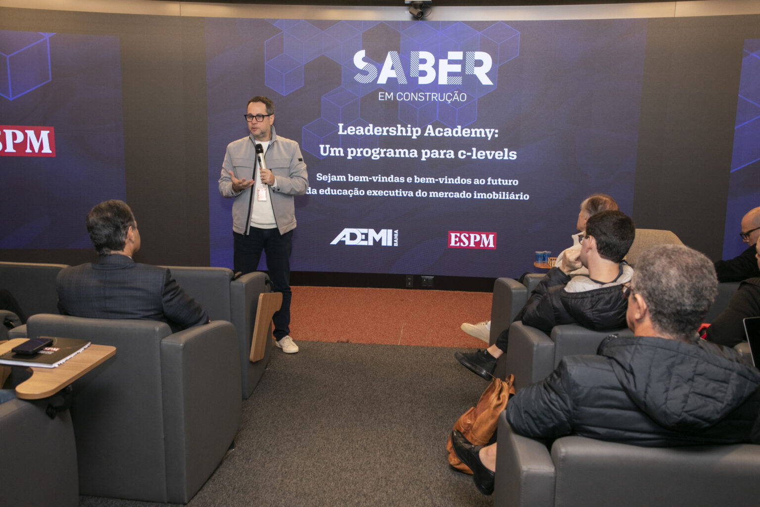 No momento, você está visualizando Ademi-BA e ESPM abrem inscrições para o Saber em Construção