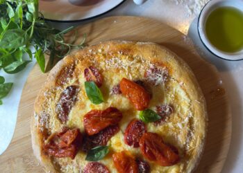 No Dia da Pizza, Casarìa amplia experiência italiana com pizzas artesanais servidas de quinta a domingo